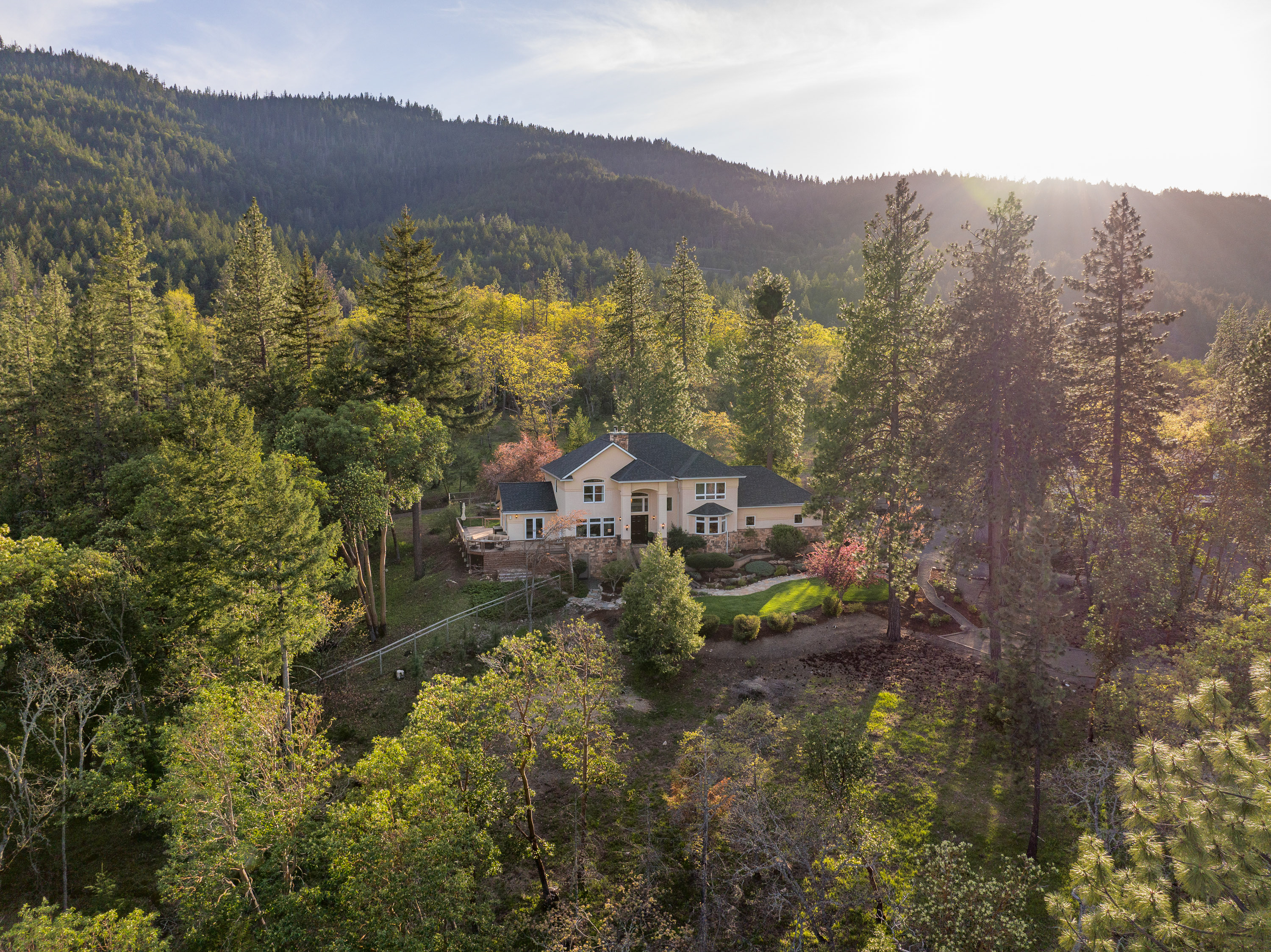 1694 Old Siskiyou Hwy