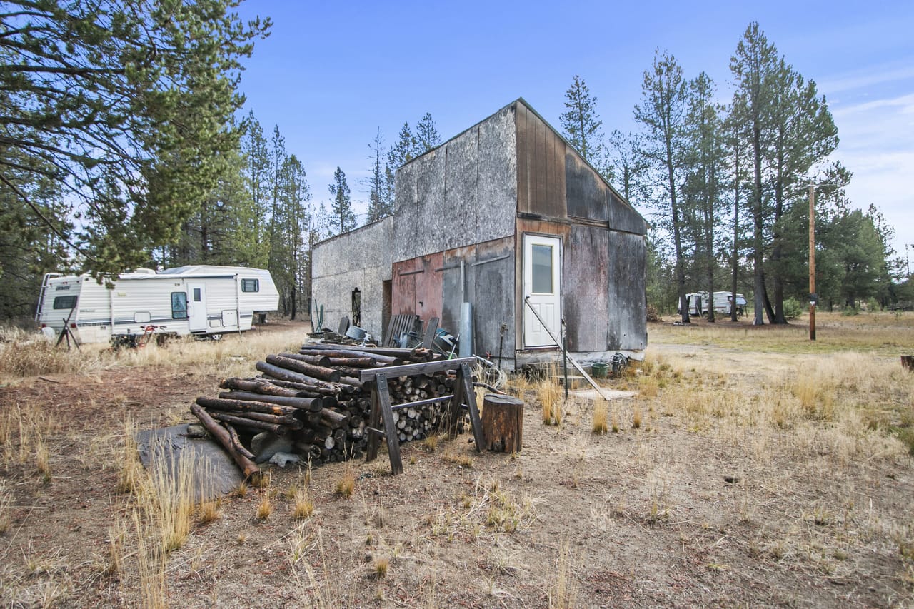 141580 N Hwy 97 - Tranquil Riverfront Home for Sale