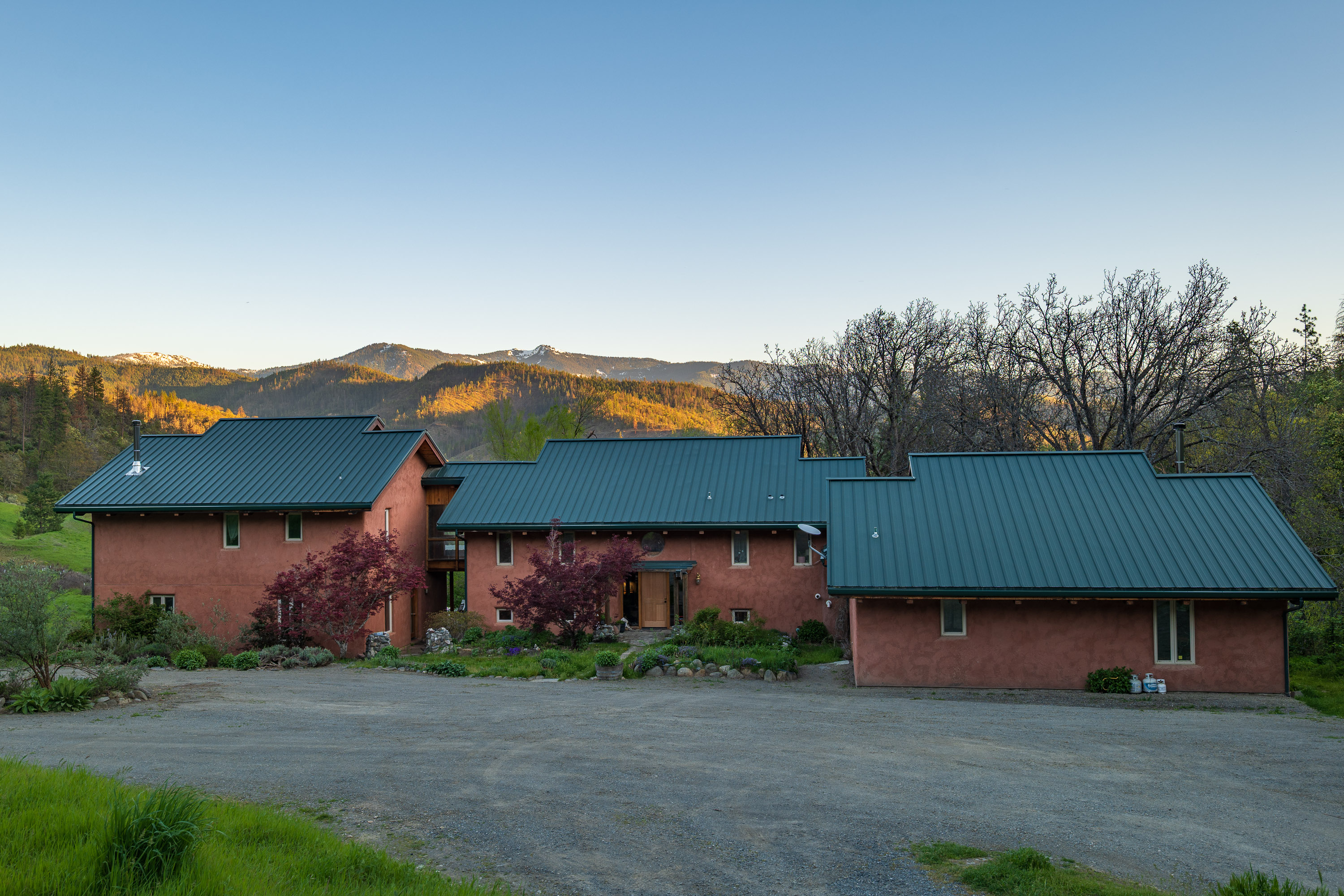 Wolf Gulch Farm - 7000 Little Applegate Road