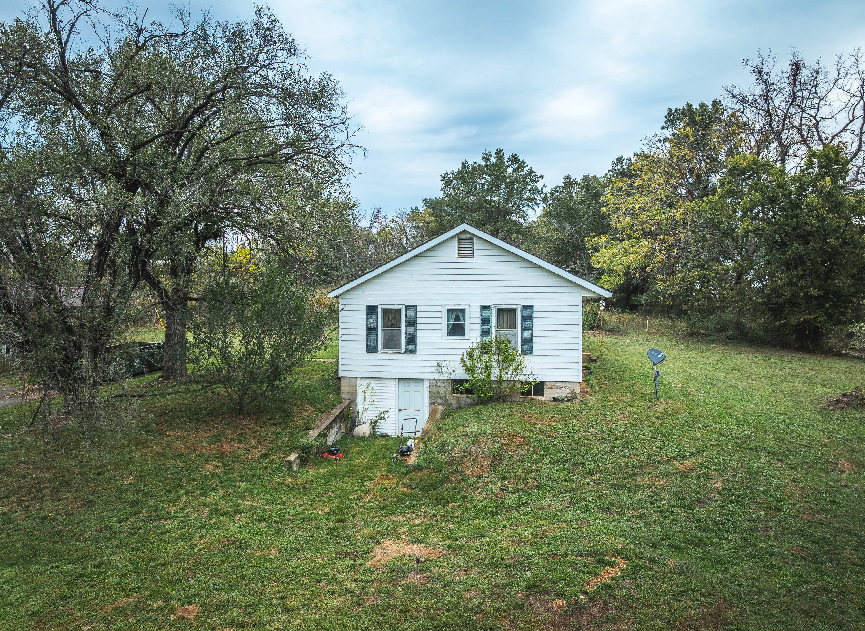 Listing Image 6