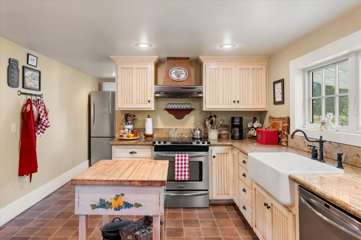 Listing Image 18