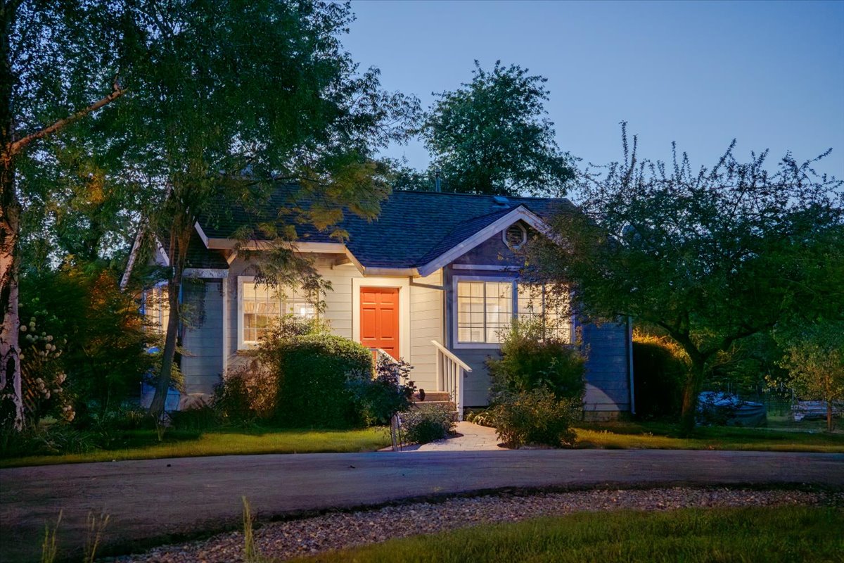 Listing Image 82
