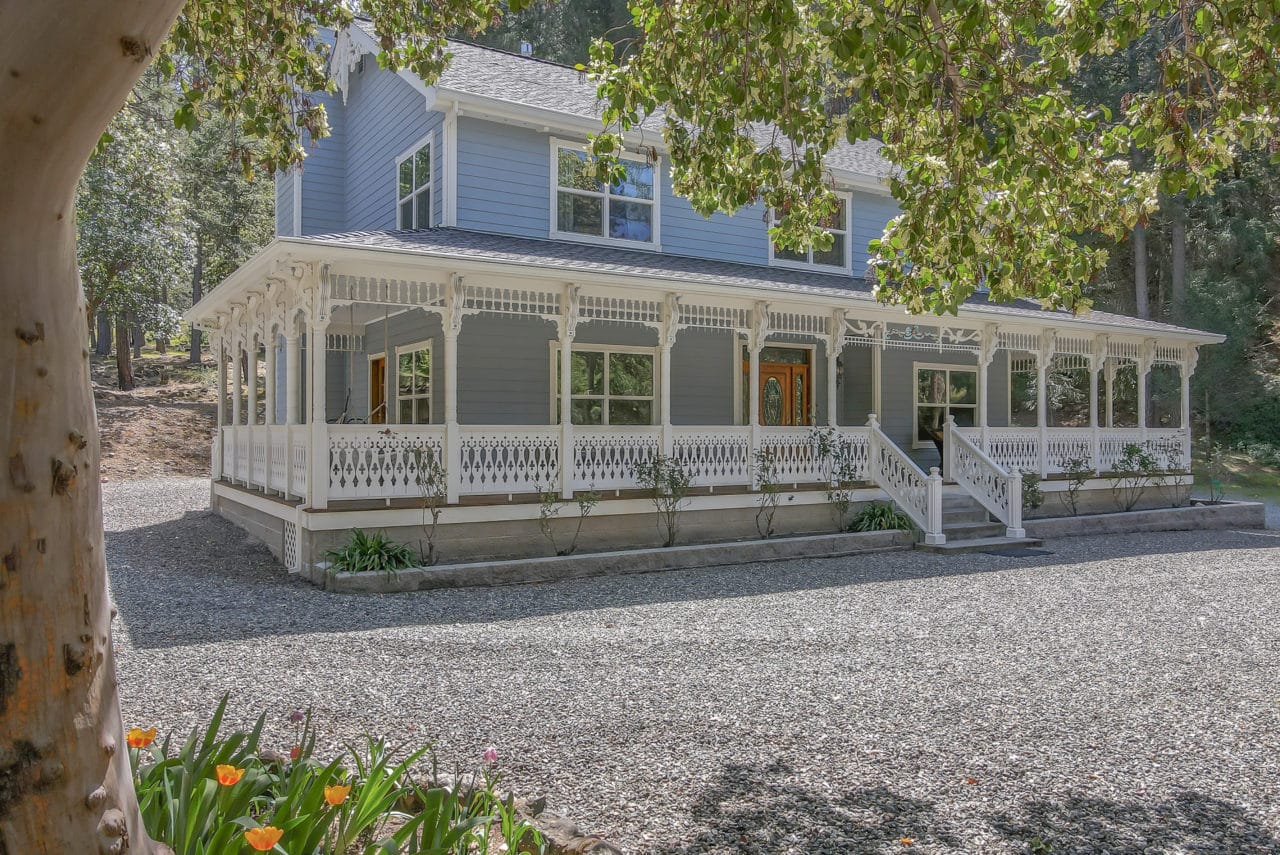 Victorian and Shop on 6 Acres