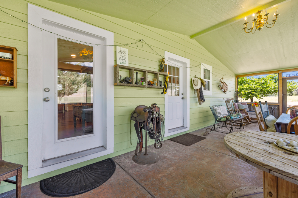 800 Hillandale Circle