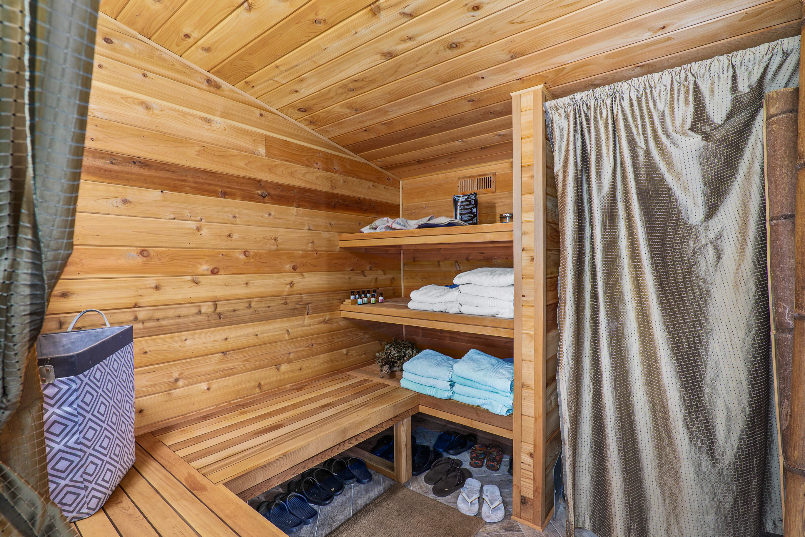 Applegate River Retreat - 11677 Hwy 238