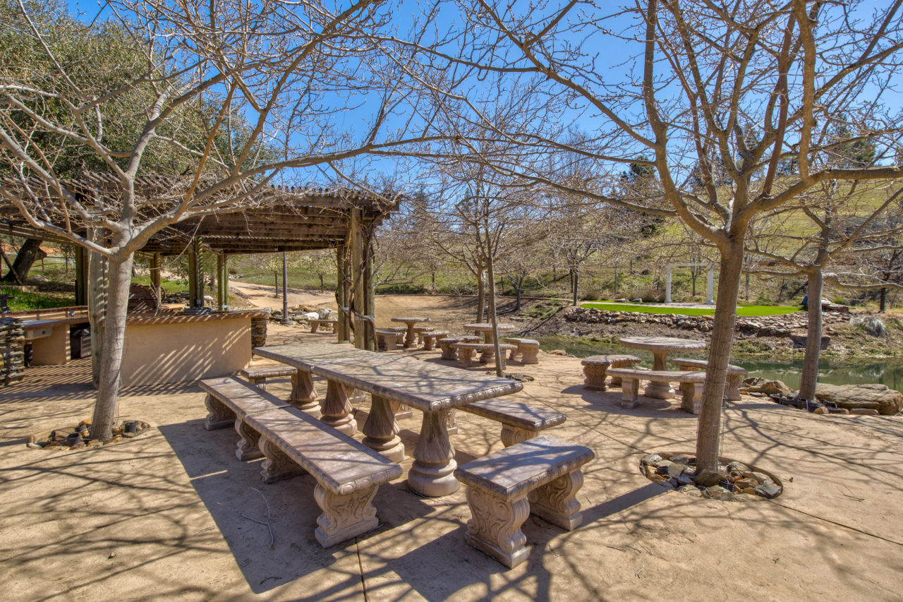 Tailem Bend Ranch and Vineyard