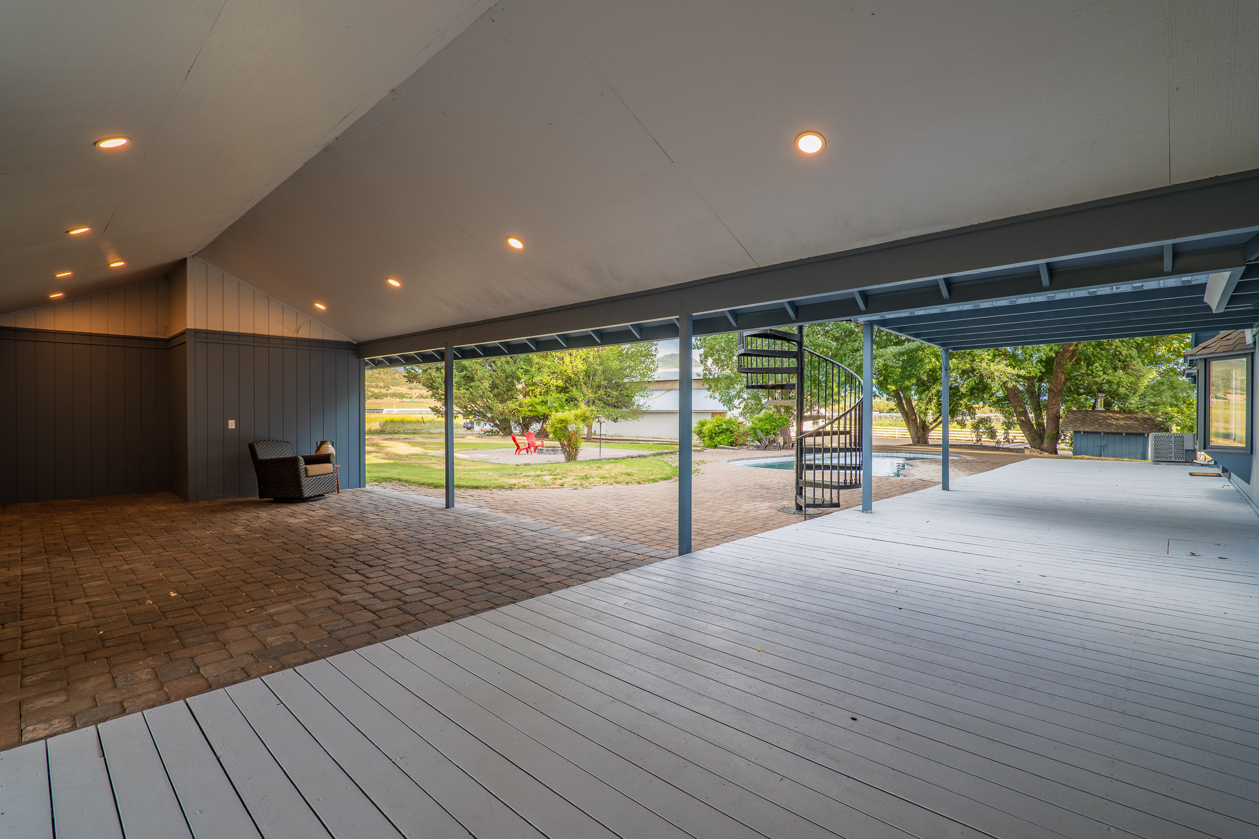 Mountain View Acres - 5900 McLoughlin Drive
