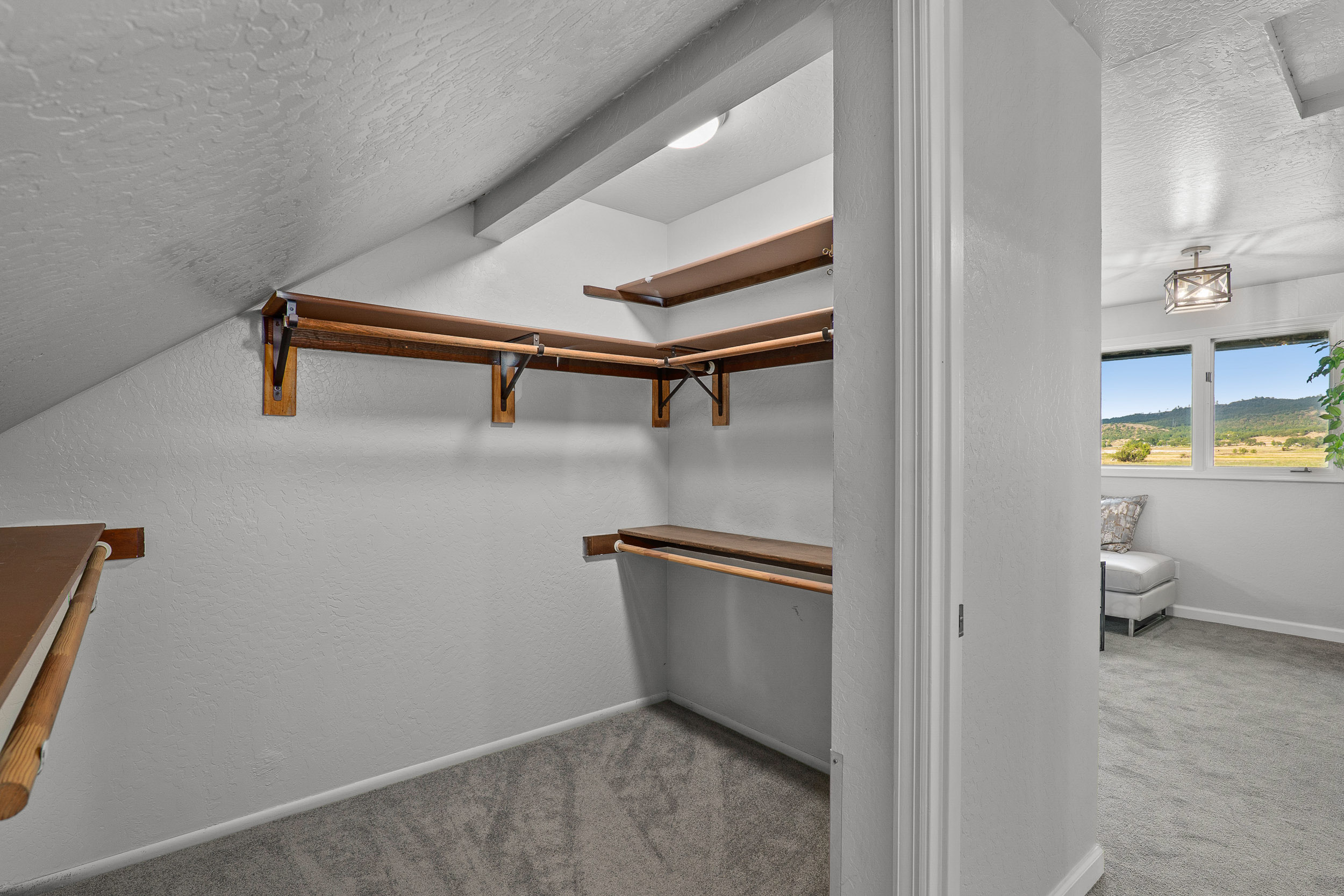 Mountain View Acres - 5900 McLoughlin Drive