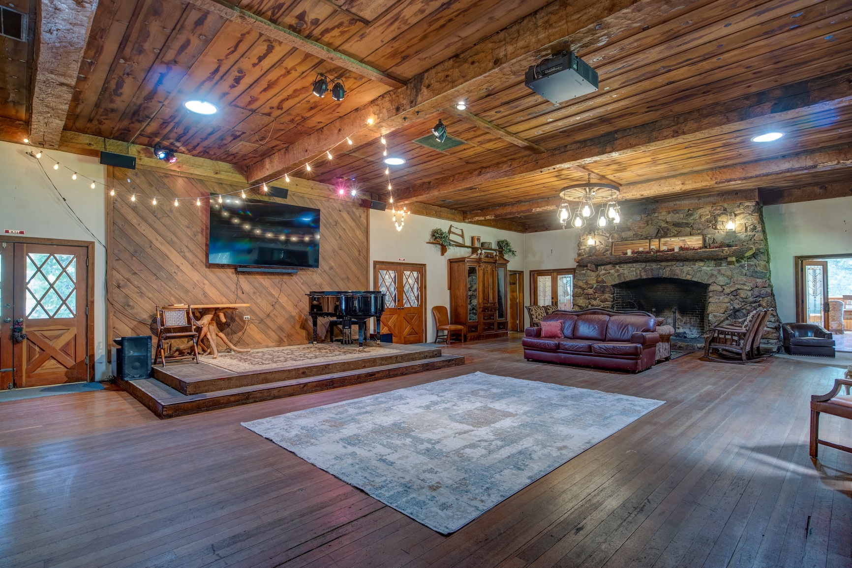 Camp Nelson Lodge