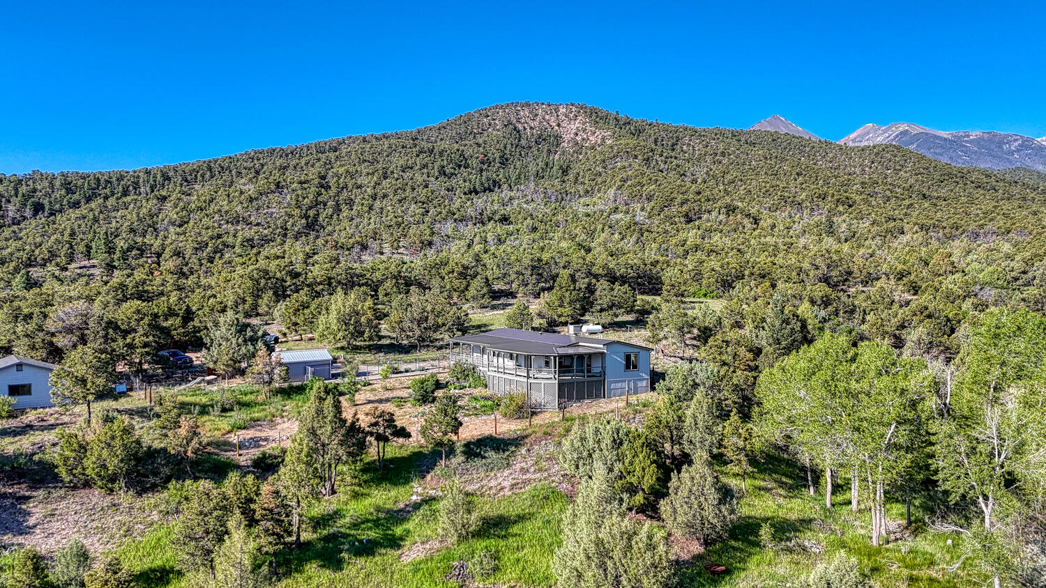 A true Colorado Mountain retreat!