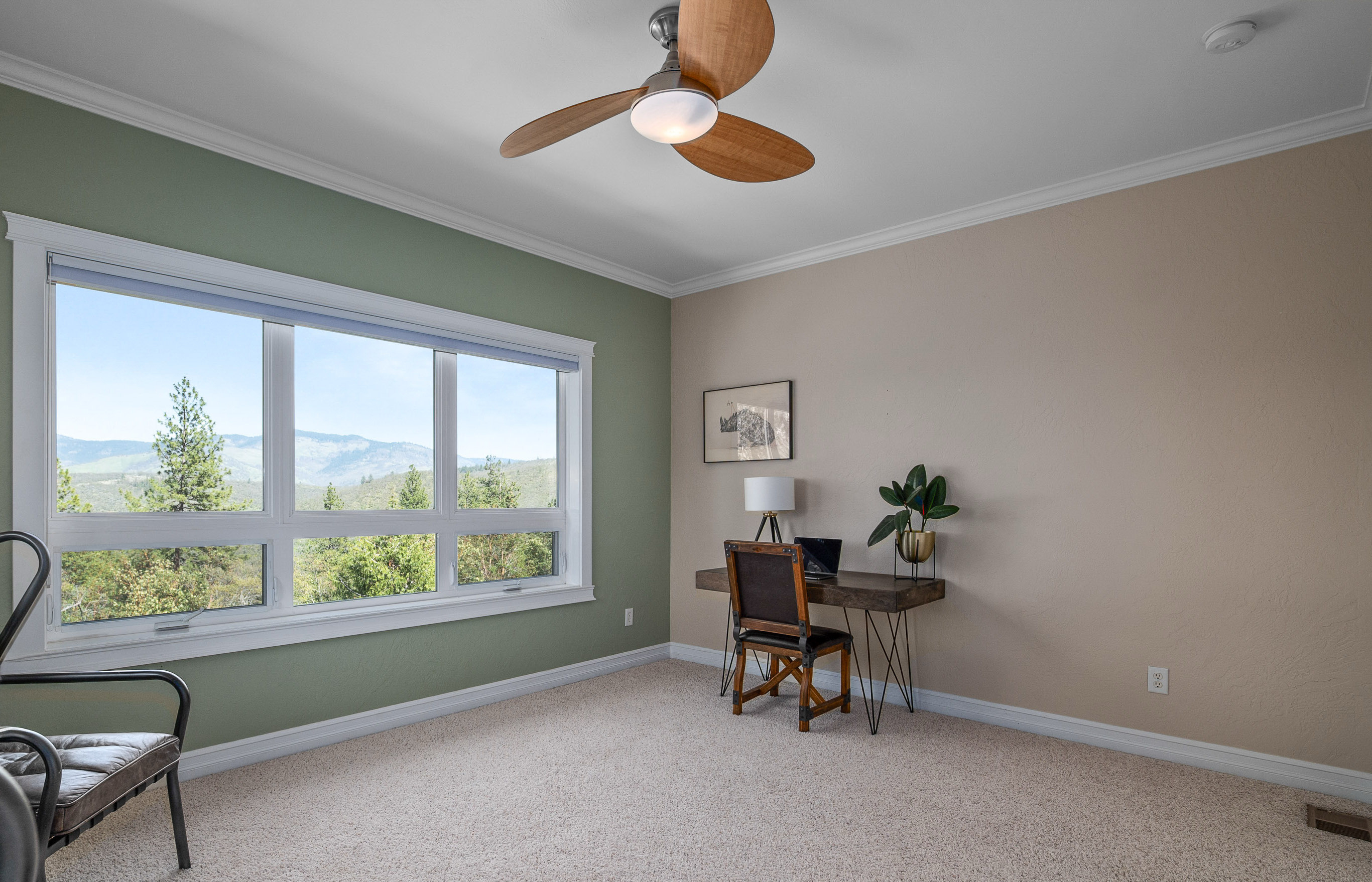 1694 Old Siskiyou Hwy
