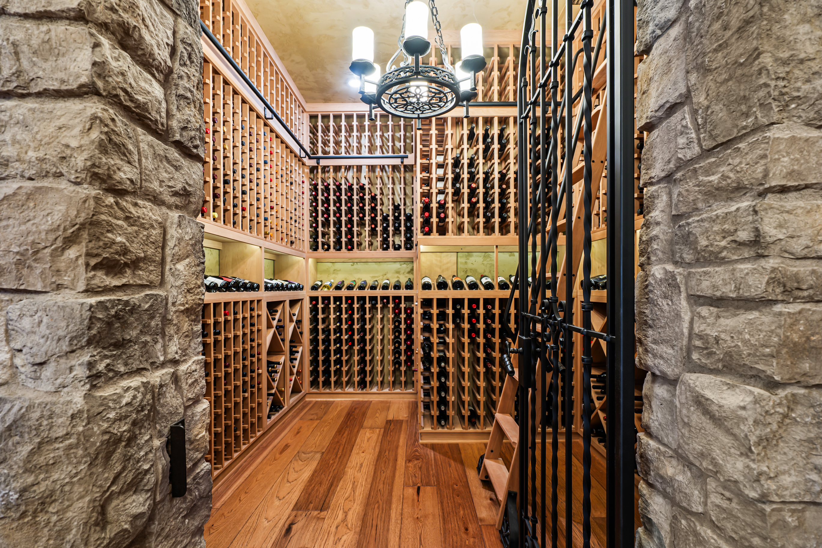 Listing Image 11