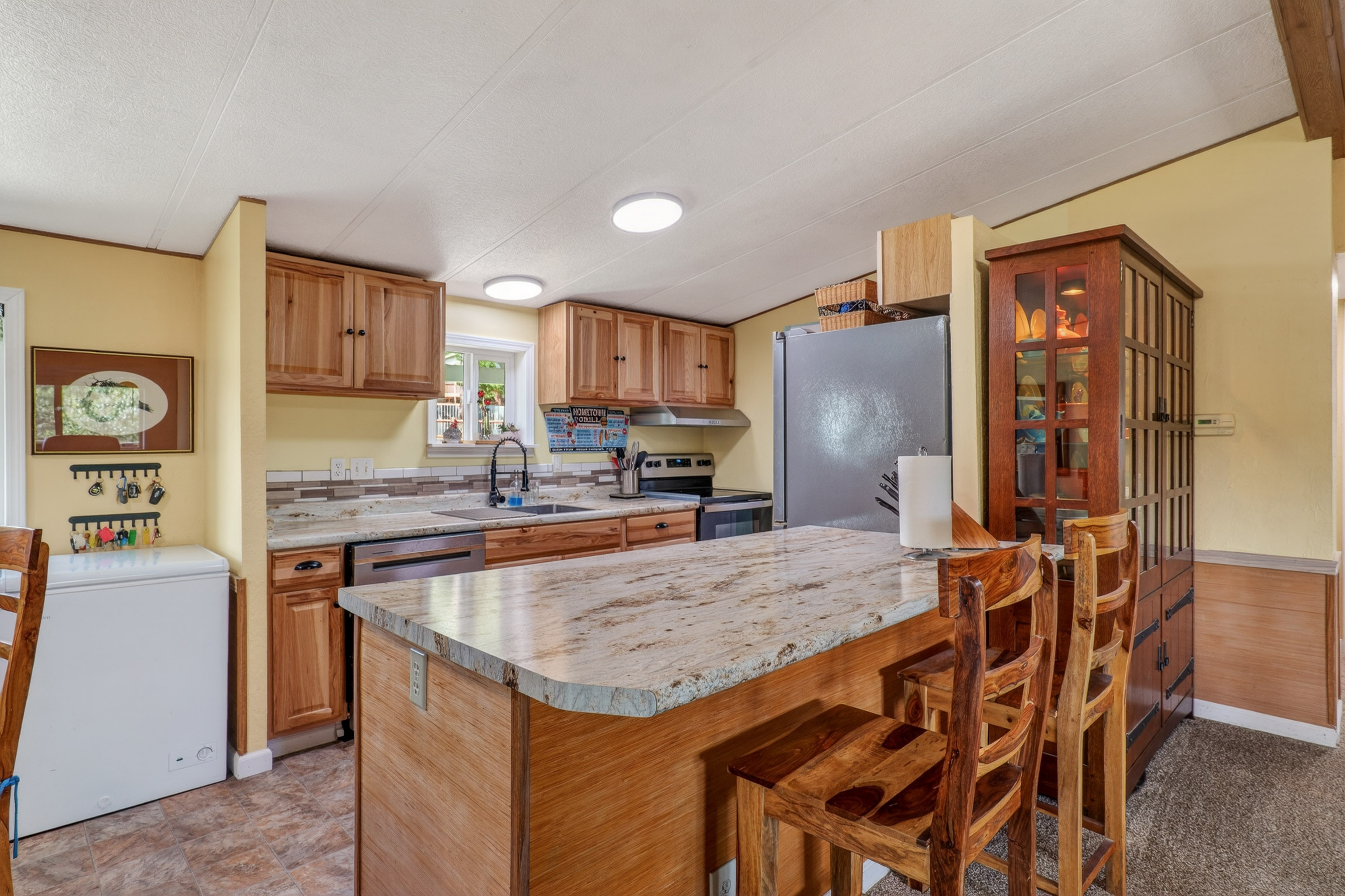 Listing Image 8