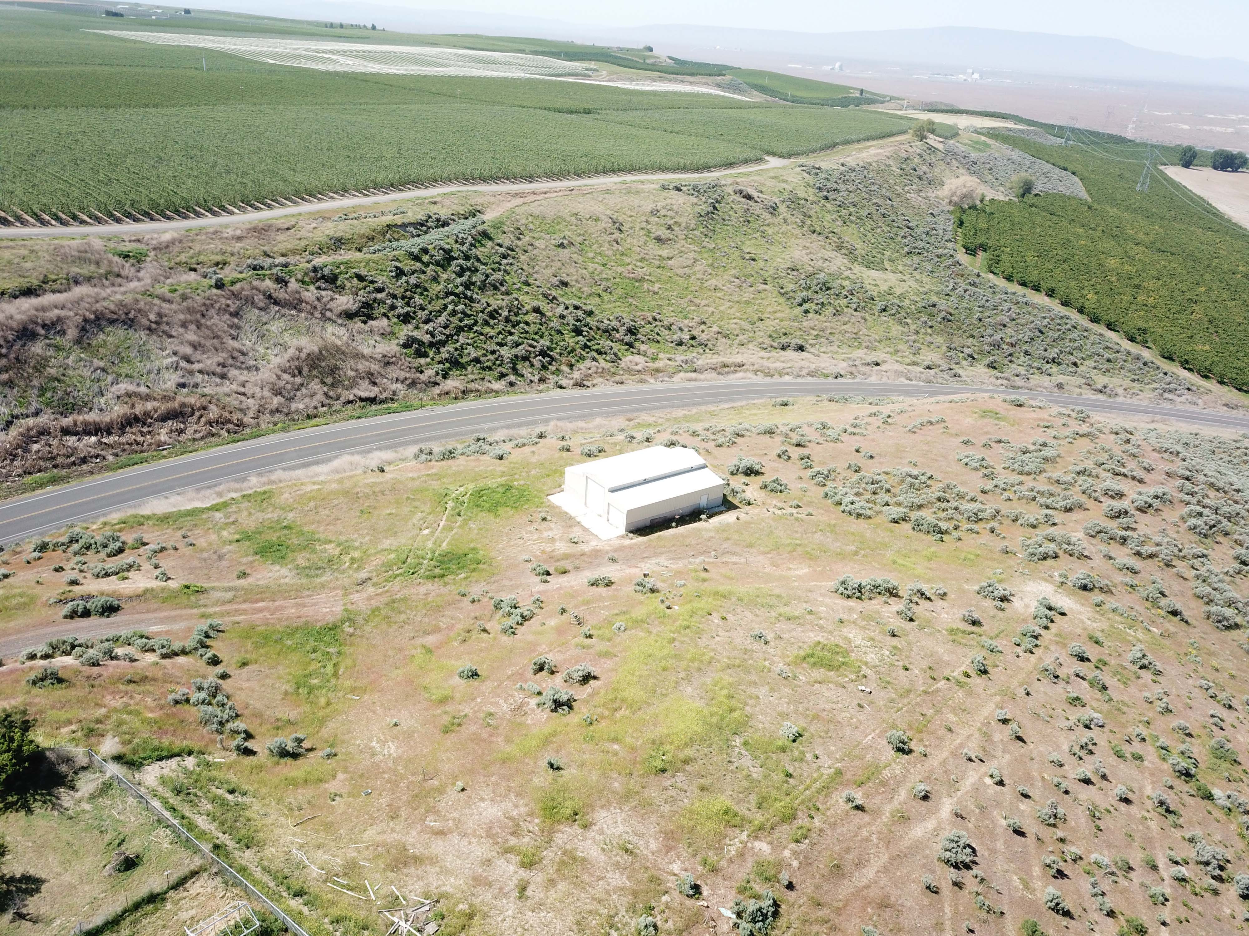 River View lot with shop