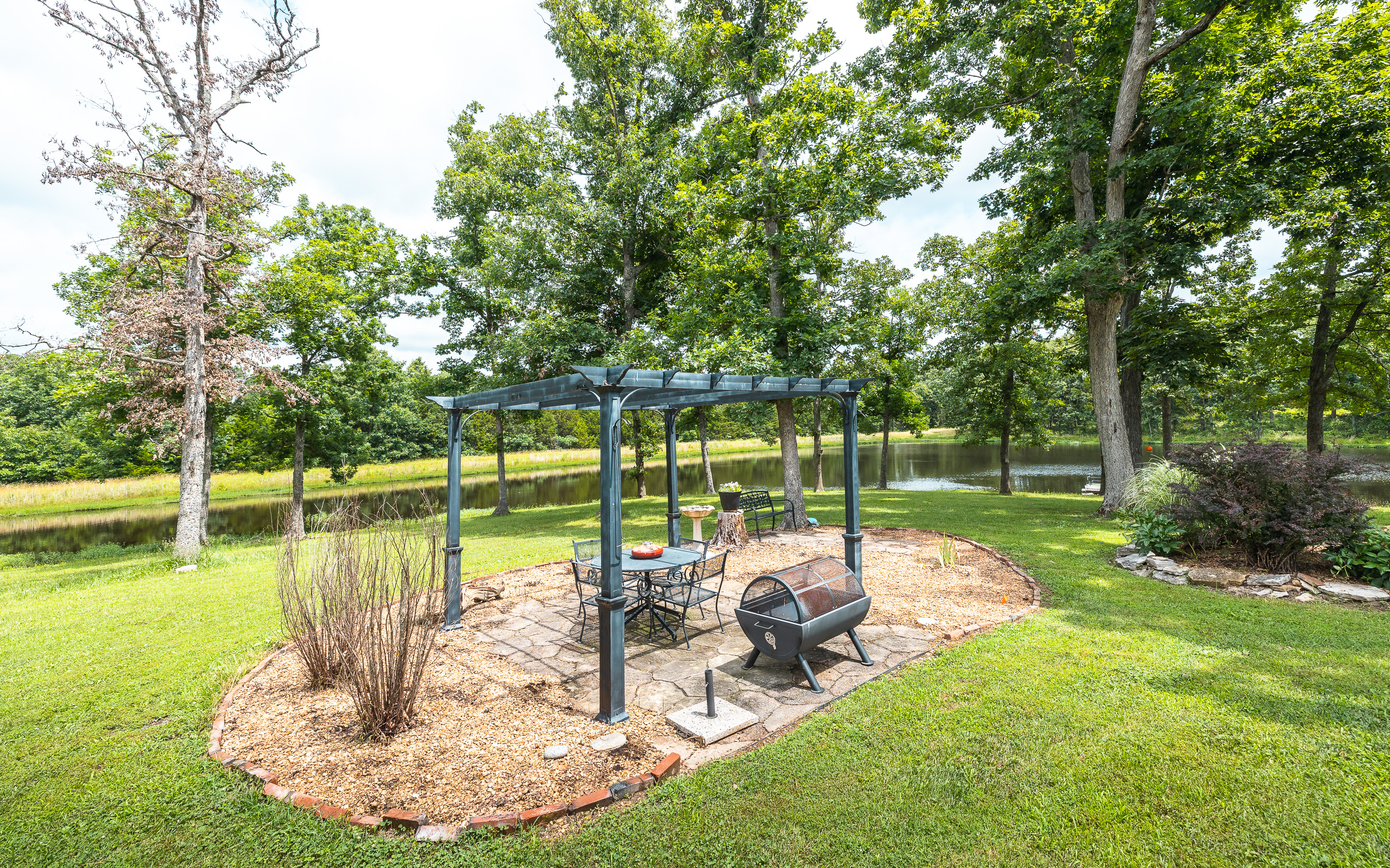 Pleasant Ridge Lake & Home
